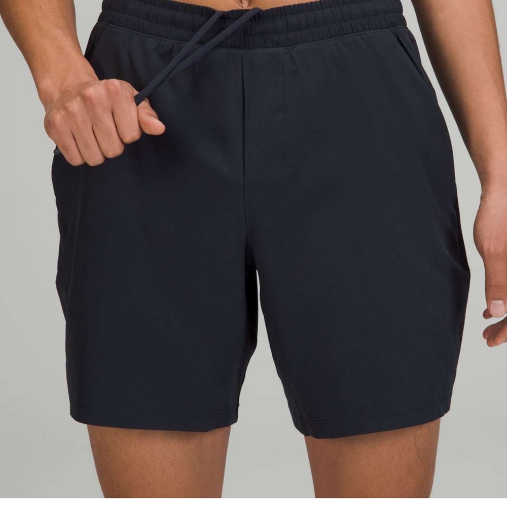 Lululemon lined Men's Black Athletic Shorts Large Pace Breaker